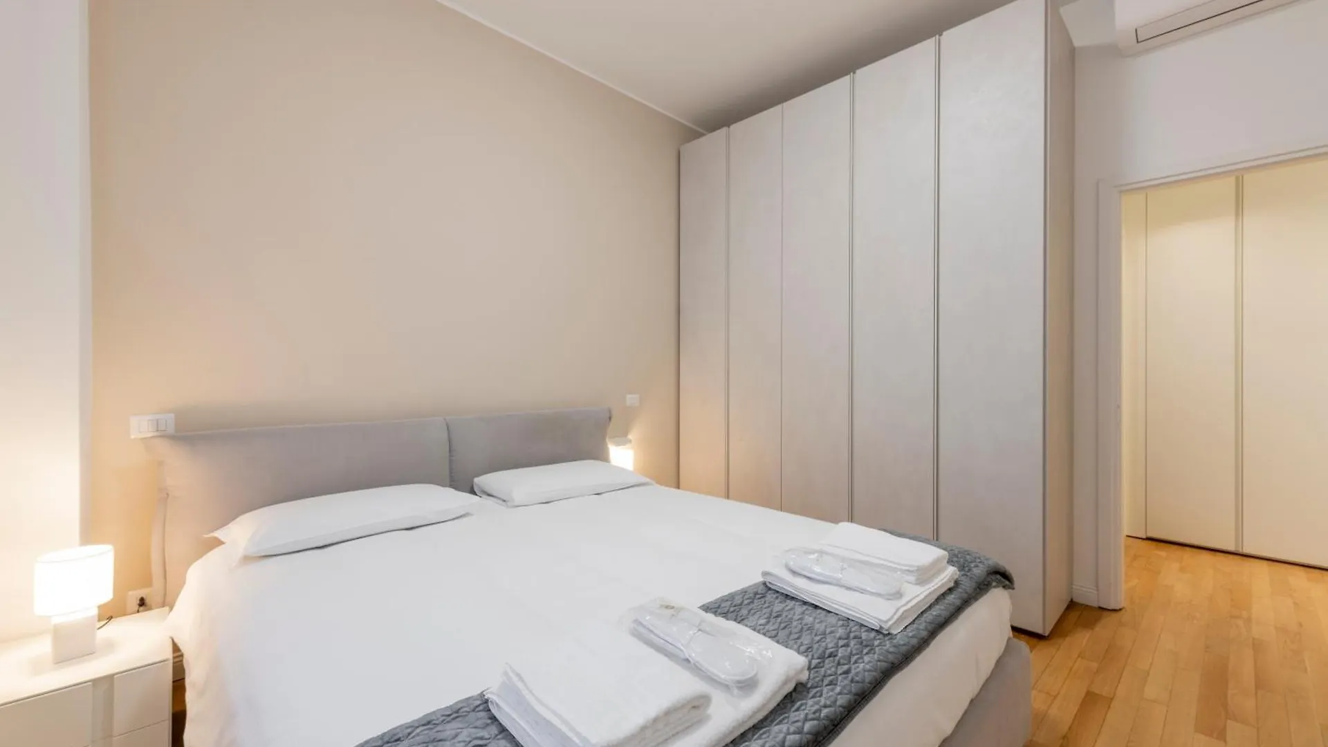 Milan Royal Suites Porta Ticinese 0*,  Italy